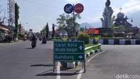 Situasi sama juga terpantau di kawasan Limbangan-Malangbong. Arus lalin di Limbangan terlihat ramai lancar.