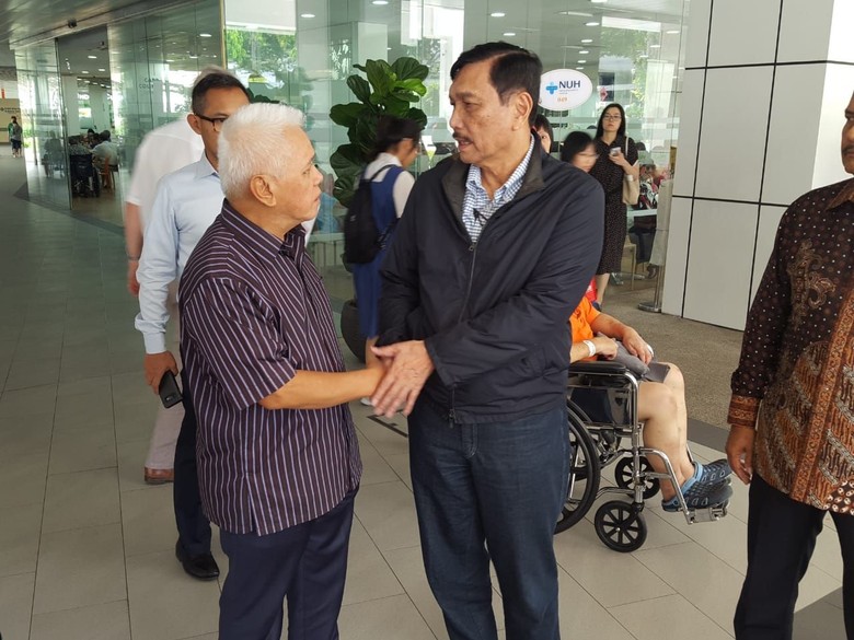 Luhut: Mari Berdoa Terbaik untuk Bu Ani Supaya Masa Kritisnya Dilewati Luhut: Mari Berdoa Terbaik untuk Bu Ani Supaya Masa Kritisnya Dilewati