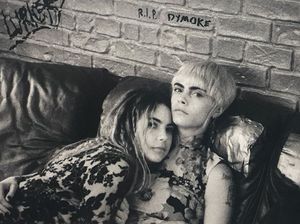 Umumkan Putus dari Pacar Perempuannya, Twitter Cara Delevingne Diretas