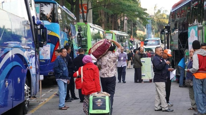 Mudik bersama. Foto: Dokumentasi Biro Komunikasi dan Pelayanan Masyarakat Kemenkes R Mudik bersama. Foto: Dokumentasi Biro Komunikasi dan Pelayanan Masyarakat Kemenkes R