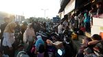 Antusias Warga Berburu Tiket Bus Untuk Mudik Lebaran