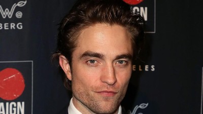8 Potret Robert Pattinson, Pemeran Batman yang Dikabarkan Positif Corona