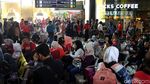 Gelombang Arus Mudik di Stasiun Gambir