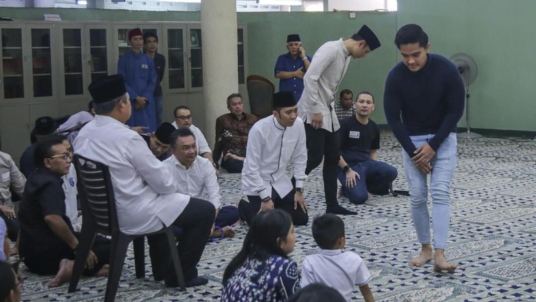 Kaesang Tolak Kostum Takziahnya ke Ani Yudhoyono Dibandingkan dengan Sandiaga Kaesang Tolak Kostum Takziahnya ke Ani Yudhoyono Dibandingkan dengan Sandiaga