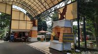 Suasana Rumah Duka Ani Yudhoyono di Cikeas