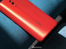 Penampilan Oppo Reno Coral yang Kece dan Menggoda