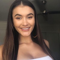 Untuk menjadi Swimwear Model of The Year versi Maxim Australia 2019, Isabelle dinilai dari sisi fotografi dan tentunya baju renang. Isabelle pun patut berterima kasih kepada pacarnya yang telah memilihkan baju renang.  Foto: Instagram @itsisabellelee