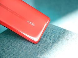 Penampilan Oppo Reno Coral yang Kece dan Menggoda