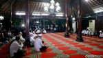Pelayat Penuhi Pendopo Cikeas Jelang Kedatangan Jenazah Bu Ani