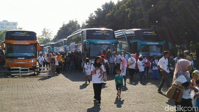 750 Pemudik Gratis dari Jateng Berangkat Hari ini 750 Pemudik Gratis dari Jateng Berangkat Hari ini