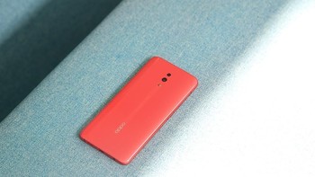 Ponsel ini ditenagai Snapdragon 710 dengan RAM 6 GB atau 8 GB. Foto: Sina Mobile