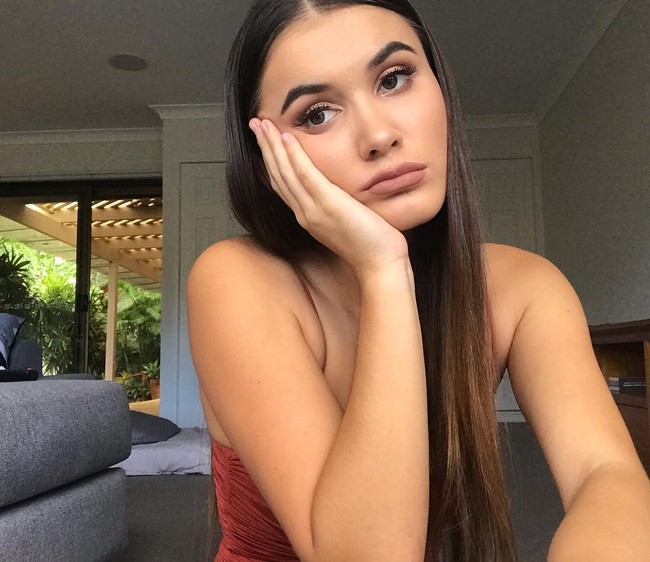 Ia pun senang bisa memenangkan kompetisi bahkan tidak bisa menahan tangis bahagia ketika diumumkan sebagai juara. Tampaknya Isabelle tidak menyangka kemenangan itu karena modeling adalah sesuatu yang baru baginya.Foto: Instagram @itsisabellelee