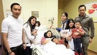 Tak hanya SBY, putra, menantu hingga cucu juga mendapingi Bu Ani di National University Hospital (NUH) Singapura. Istimewa/Anung Anindito.