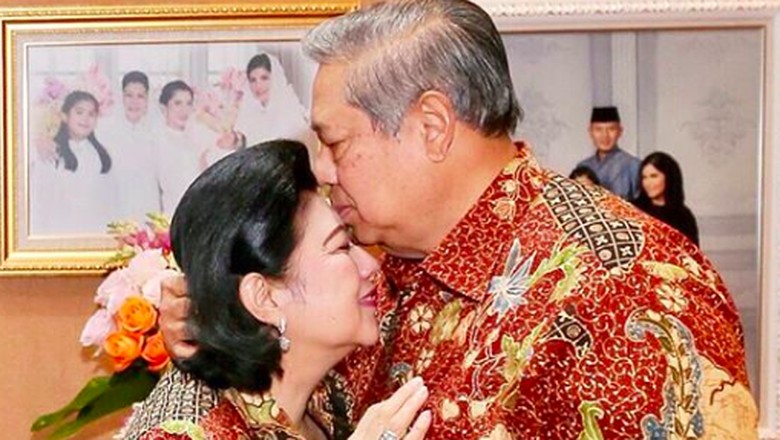 Doa dan Kecupan Terakhir SBY untuk Sang Istri Doa dan Kecupan Terakhir SBY untuk Sang Istri