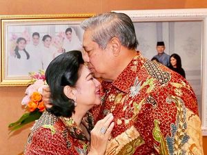 Doa dan Kecupan Terakhir SBY untuk Sang Istri