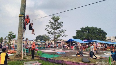 Keren! Posko Mudik Ini Sediakan Flying Fox