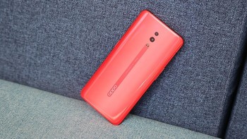 Inilah varian Orange Core yang diumumkan Oppo belum lama ini. Foto: Sina Mobile