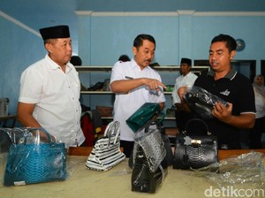 Keren, Tas Kulit Ular dari Banyuwangi Tembus Pasar Asia dan Eropa