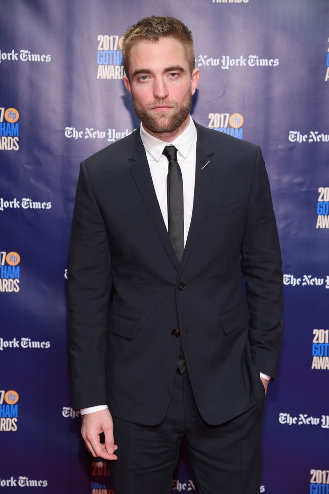 Berbeda dengan peran-peran pria 33 tahun itu sebelumnya, tentunya film Batman yang diperankan Robert Pattinson ditunggu para penggemar. Foto: Getty Images