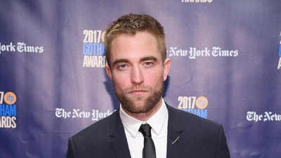 Resmi Perankan Karakter Batman, Ini Momen Kulineran Seru Robert Pattinson