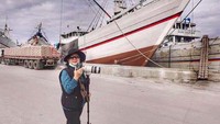 Ani Yudhoyono hobi fotografi dan ini adalah momennya saat hunting ke Pelabuhan Sunda Kelapa. (Instagram/aniyudhoyono)