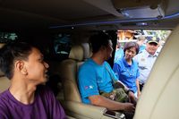 1.300 Mitra Penjual Pulsa XL Axiata Pulang Kampung