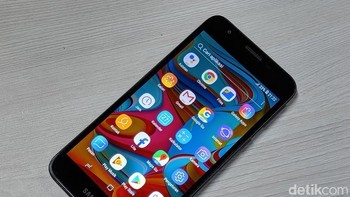 Dilengkapi aplikasi pre-load versi lite sehingga hanya memakan sedikit ruang penyimpanan internal. Foto: Adi Fida Rahman/detikINET