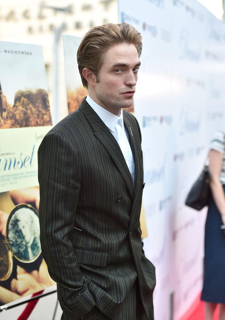880547436 NEW YORK, NY - NOVEMBER 27: Actor Robert Pattinson attends IFPs 27th Annual Gotham Independent Film Awards on November 27, 2017 in New York City. (Photo by Dimitrios Kambouris/Getty Images for IFP)
