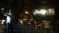 Begini bentuk cafe di dalam Golaga. (Arbi Anugrah/detikcom)