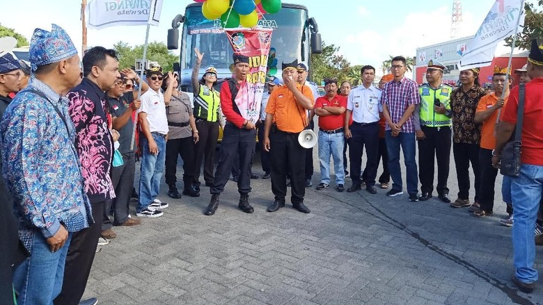 Ikut Mudik Gratis, Ratusan Warga di Bali Pulang Kampung ke Banyuwangi Ikut Mudik Gratis, Ratusan Warga di Bali Pulang Kampung ke Banyuwangi