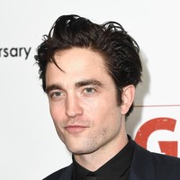 Robert Pattinson dikenal dengan gaya rambutnya yang berantakan. Tampaknya hal tersebut harus ditinggalkan saat ia memerankan Bruce Wayne versi pengusaha seperti di film-film sebelumnya. Foto: Getty Images