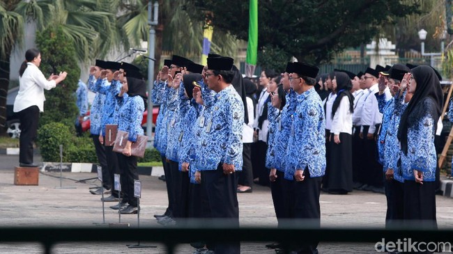 Dapat THR dan Gaji Cair, PNS Wajib Upacara Kelahiran Pancasila