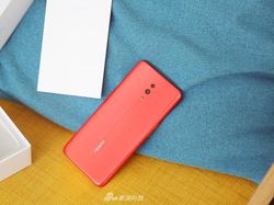 Penampilan Oppo Reno Coral yang Kece dan Menggoda