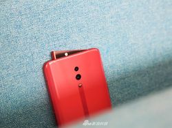 Penampilan Oppo Reno Coral yang Kece dan Menggoda