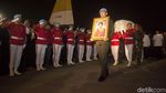 Tiba di Halim, Jenazah Ani Yudhoyono Disambut Upacara Militer