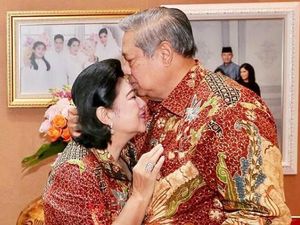 Roy Suryo: Bu Ani dan Pak SBY Pasangan Perfect