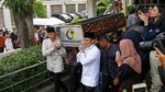 Momen SBY, AHY dan Ibas Tandu Keranda Jenazah Ani Yudhoyono