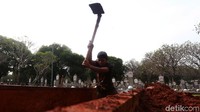 Ibu Ani meninggal dalam usia 67 tahun.