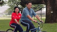 SBY dan Ani Yudhoyono juga terlihat bersepeda bersama pada suata kesempatan. Istimewa/Instagram.