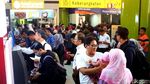 Gelombang Arus Mudik di Stasiun Gambir