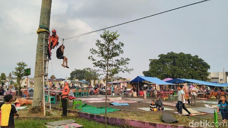 Lewat Ciamis, Jangan Lupa Jajal Flying Fox di Posko Mudik BPBD Lewat Ciamis, Jangan Lupa Jajal Flying Fox di Posko Mudik BPBD
