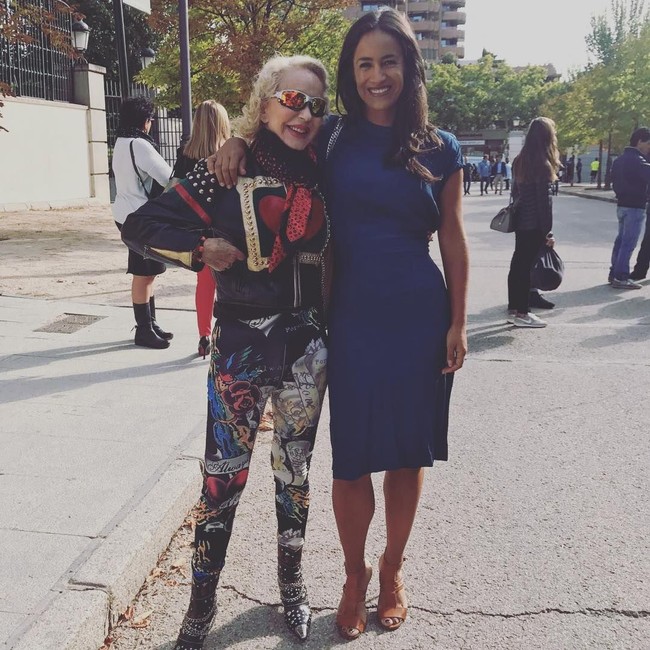 Begona yang beberapa kali terlihat pakai baju serupa Meghan Markle sendiri mengetahui dirinya sering disamakan dengan Duchess of Sussex. Foto: Instagram @begonavillacis