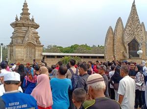 Ani Yudhoyono Dimakamkan, Masyarakat Padati Halaman TMP Kalibata
