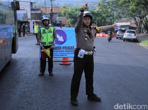Limbangan Macet, Kendaraan Dari Nagreg Dialihkan ke Kadungora
