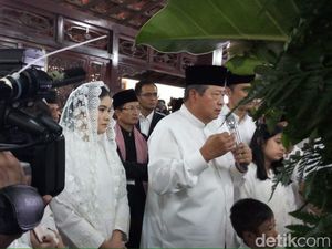 SBY Cerita Momen Terakhir Cium Kening Ani: Selamat Jalan Istri Tercinta