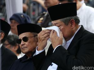 Hinca: SBY Masih Menata Hati