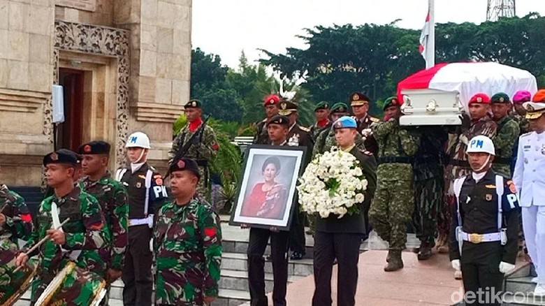 Kapolri Kenang Wibawa dan Karisma Ani Yudhoyono Kapolri Kenang Wibawa dan Karisma Ani Yudhoyono