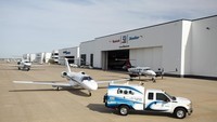 2. Textron Aviation memiliki 400 pusat layanan resmi atau service center dan 21 fasilitas bengkel pesawat yang menawarkan layanan perawatan, inspeksi, suku cadang, perbaikan, peningkatan avionik, instalasi peralatan, perbaikan dan layanan khusus lainnya, serta mekanik pesawat atau insinyur yang siap bertugas. (Foto/Dok. Textron Aviation).