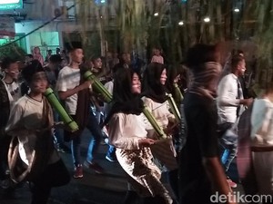 Serunya Tong-tong Klek, Tradisi Bangunkan Sahur di Rembang