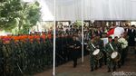 Foto: Berbalut Merah Putih, Jenazah Ani Yudhoyono Diberangkatkan ke Kalibata